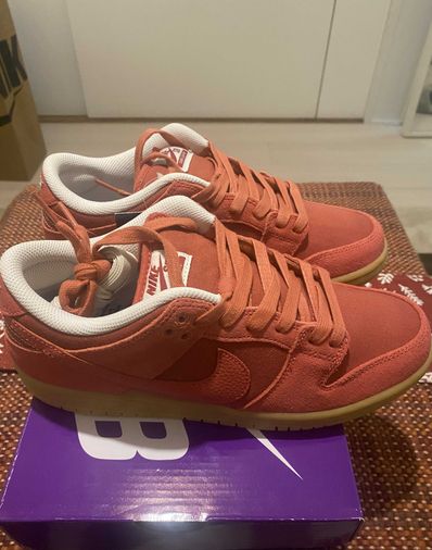 Nike SB Dunk Low "Adobe"