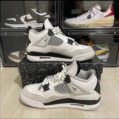 Nike Air Jordan 4 "Military Black"