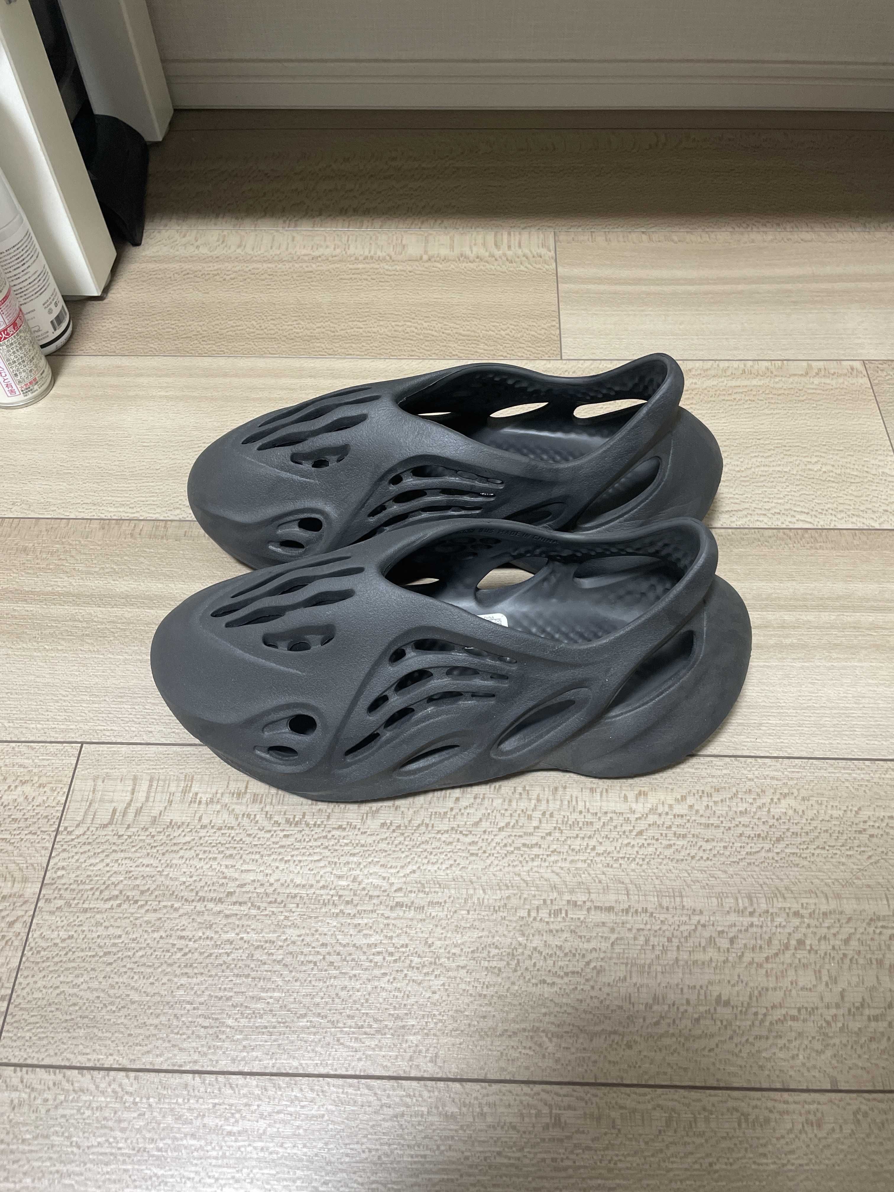 adidas YEEZY Foam Runner "Onyx"