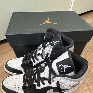 Nike Air Jordan 1 Mid "White Shadow"