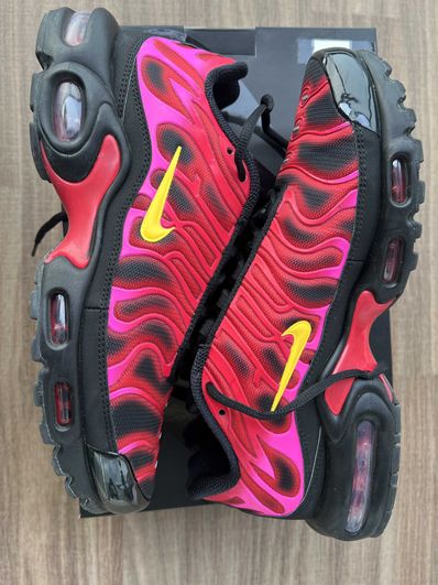 Supreme × Nike Air Max Plus "Hyper Grape"