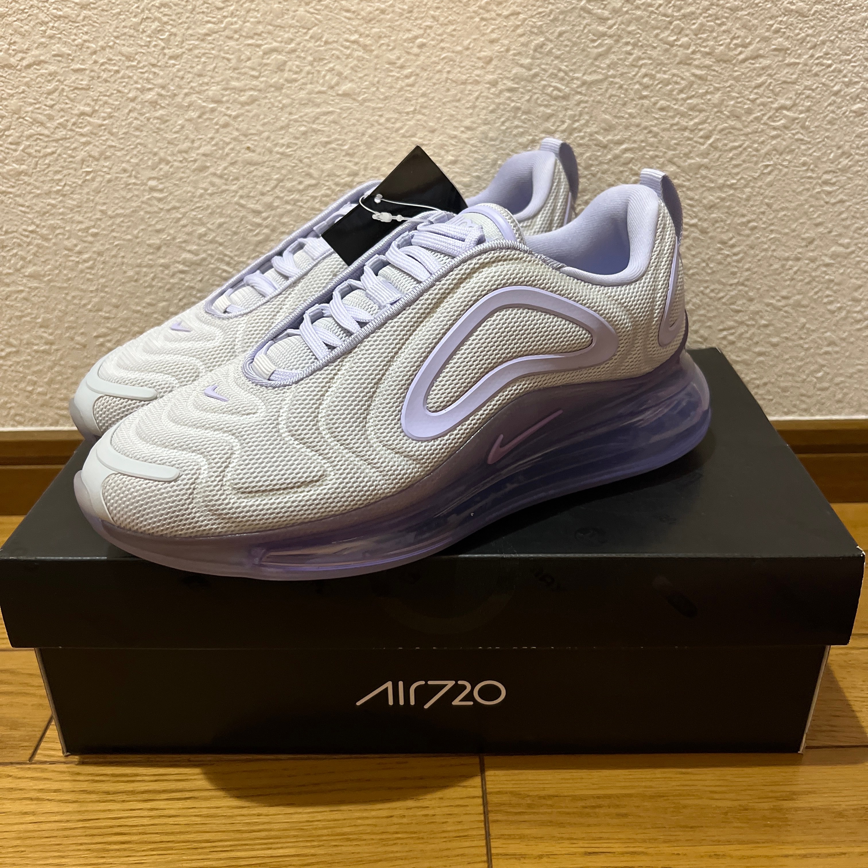 ナイキ ウィメンズ エアマックス720 "ピュア プラチナム オキシジェン パープル"