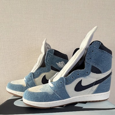 Nike Air Jordan 1 Retro High OG "Denim"