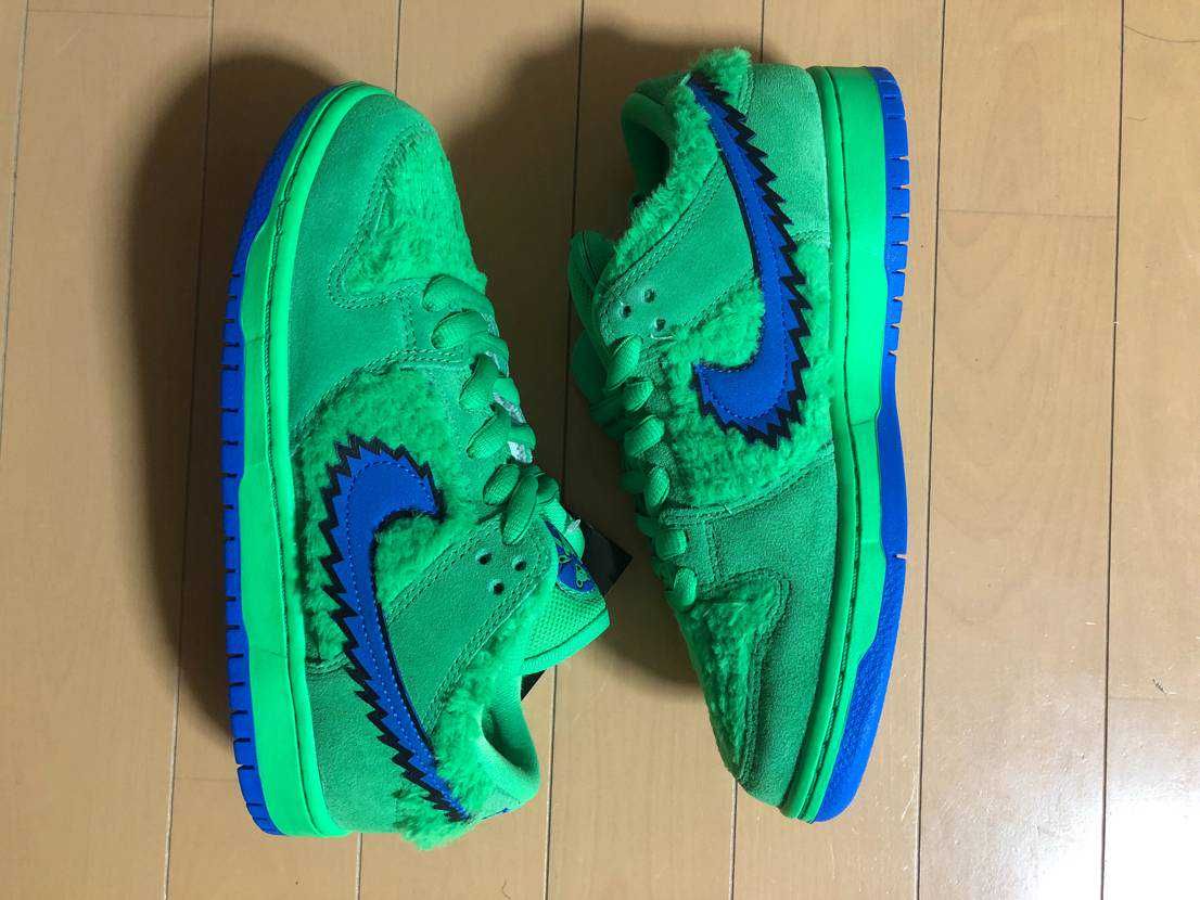 Grateful Dead × Nike SB Dunk Low "Green Bear"