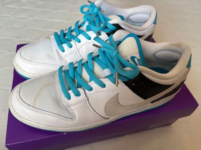 Nike SB Dunk Low "Laser Blue"