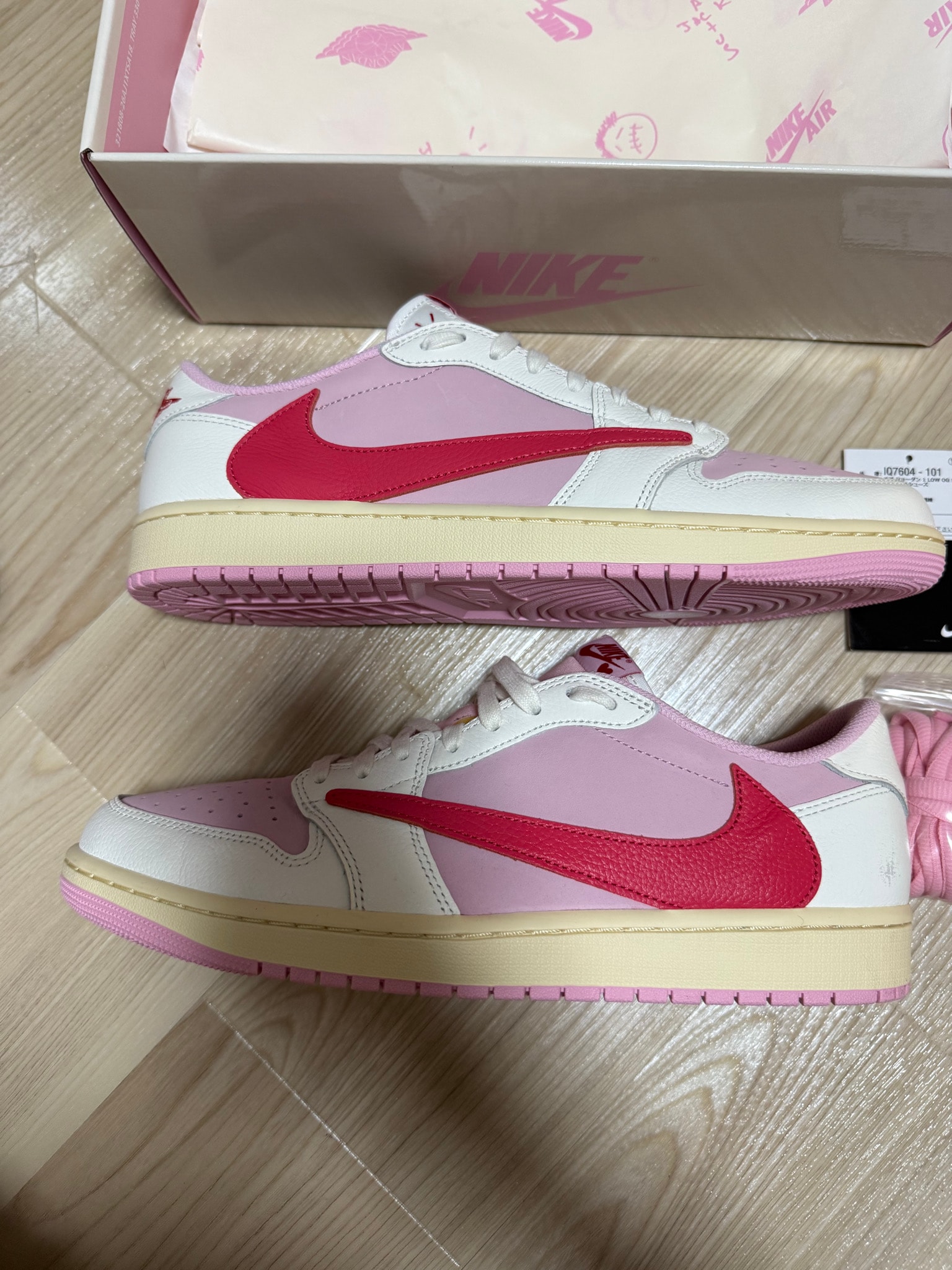 Travis Scott × Nike Air Jordan 1 Retro Low OG "Sail/Tropical Pink"