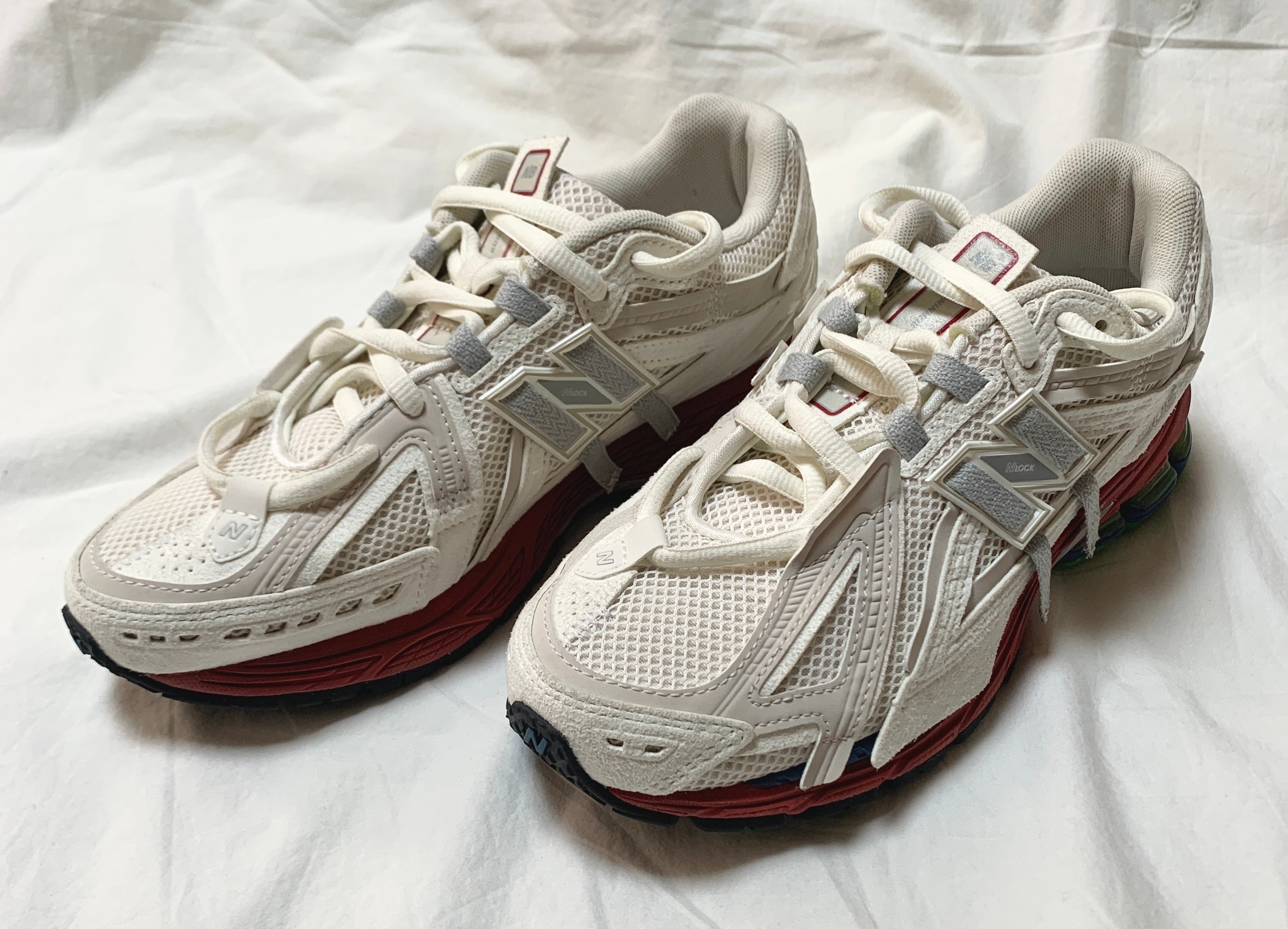 ニューバランス 1906A "ホワイト/レッド/グリーン"