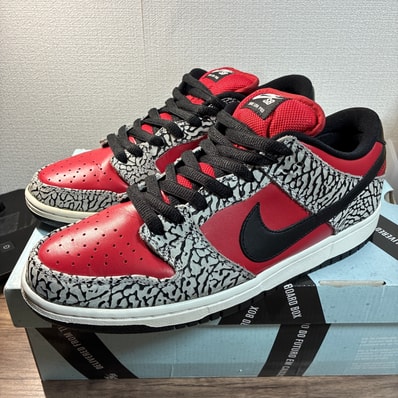 Supreme × Nike SB Dunk Low "Red Cement"(2012)