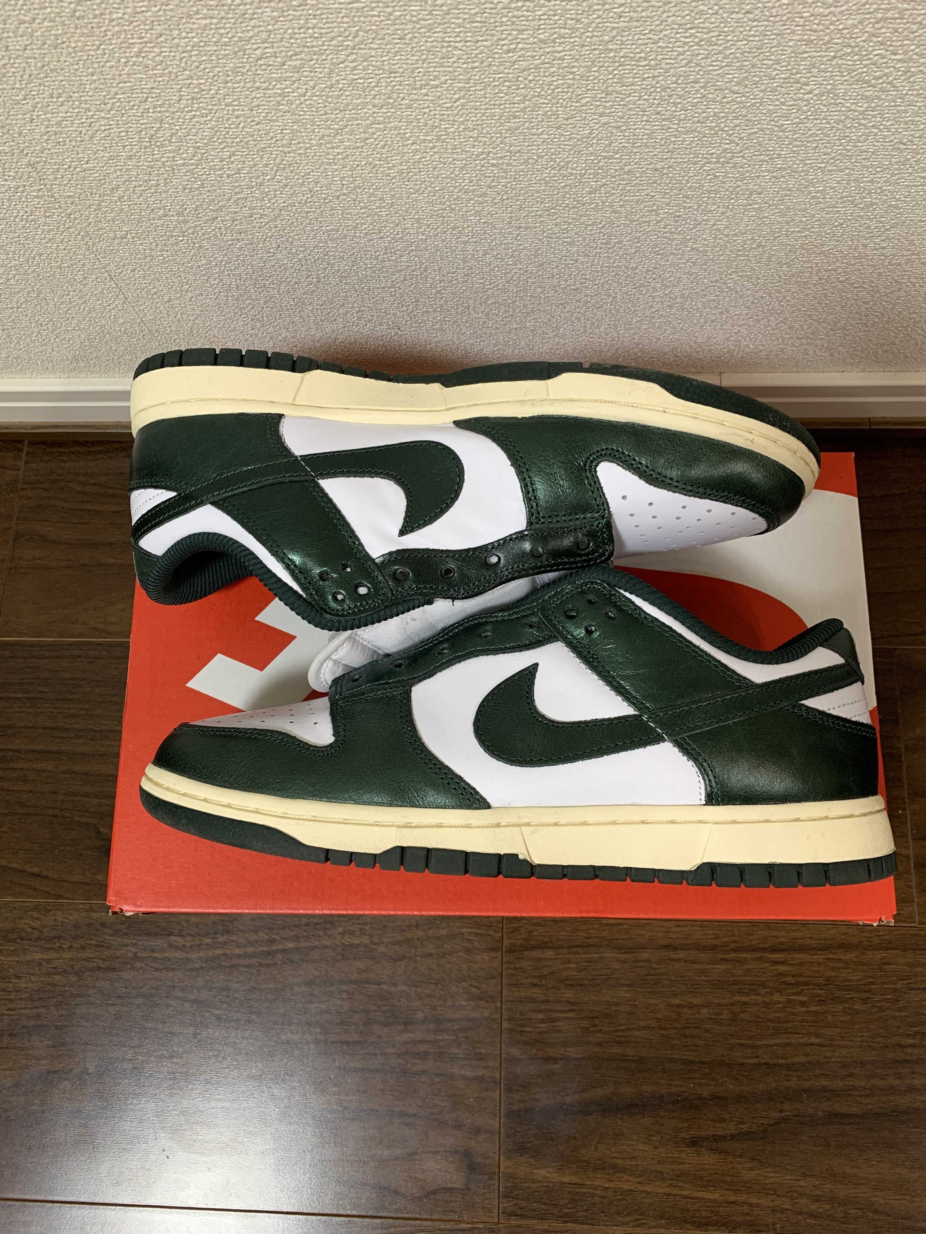 Nike Women's Dunk Low "Vintage Green"