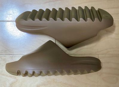 adidas YEEZY Slide "Core"