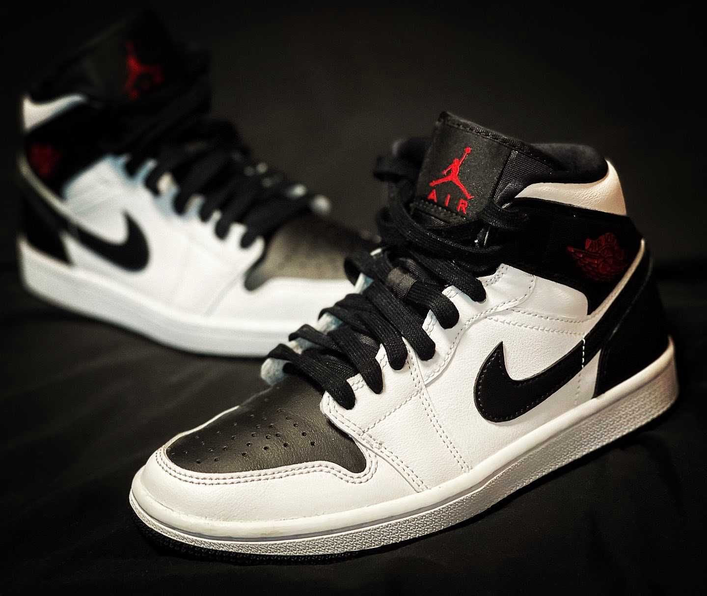 Nike Women's Air Jordan 1 Mid "Reverse Black Toe"