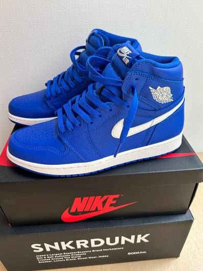 Nike Air Jordan 1 Retro High "Hyper Royal"