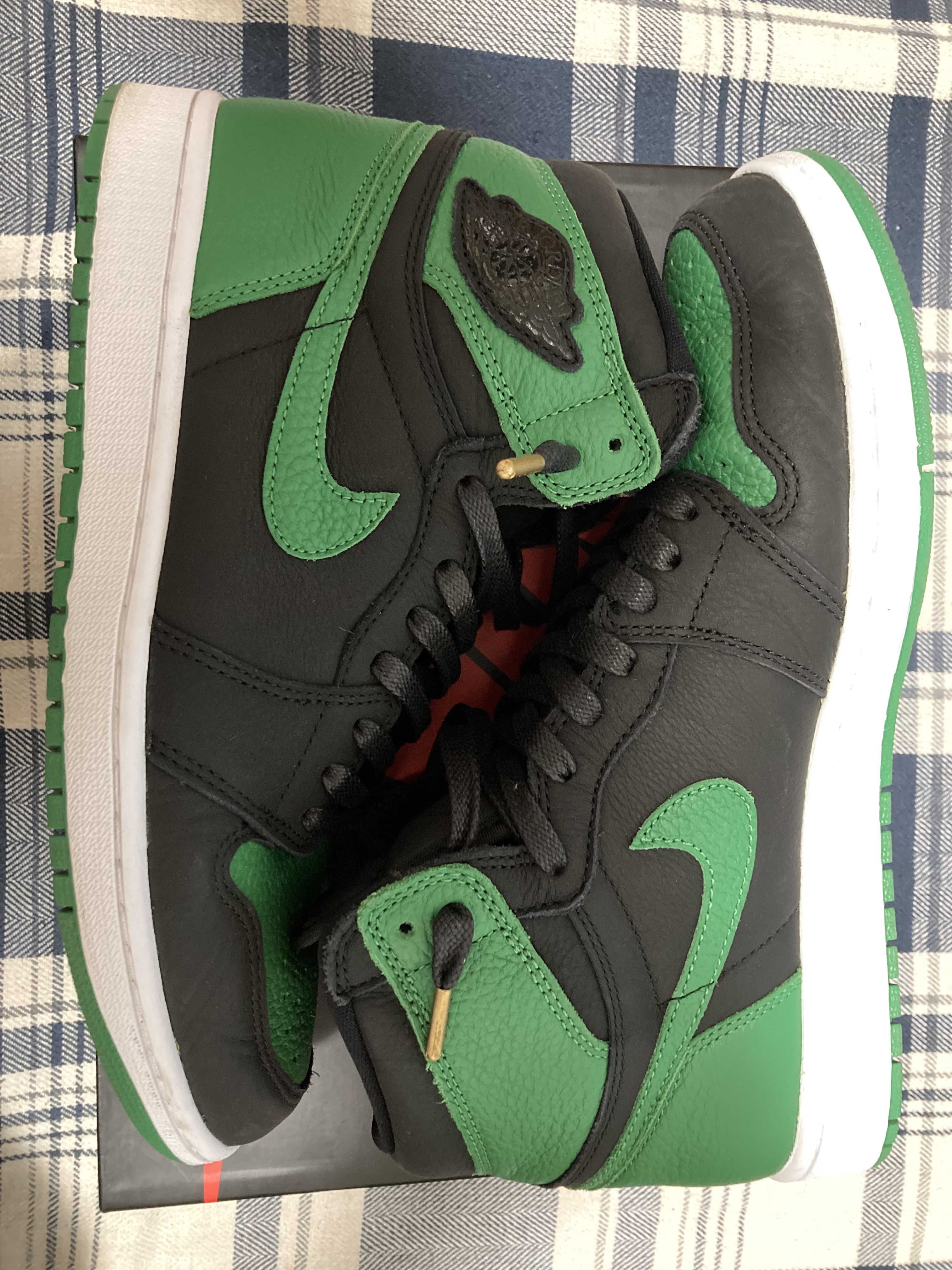 Nike Air Jordan 1 Retro High OG "Black/Pine Green" (2020)