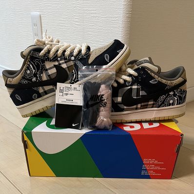 Travis Scott × Nike SB Dunk Low "Black/Parachute Beige"