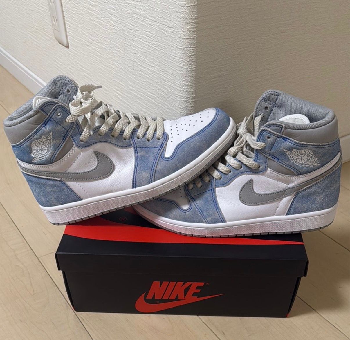 Nike Air Jordan 1 High OG "Hyper Royal"