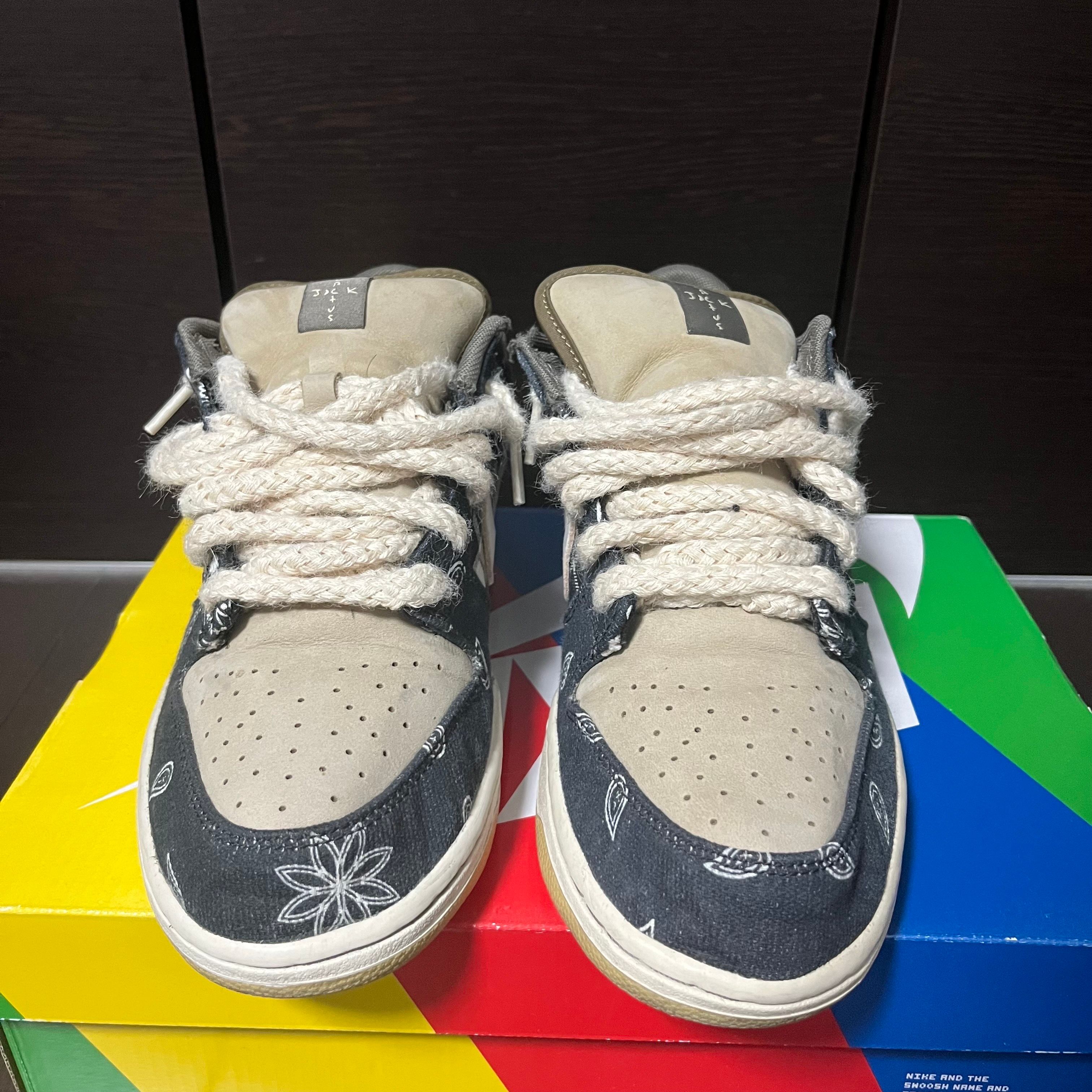 Travis Scott × Nike SB Dunk Low "Black/Parachute Beige"