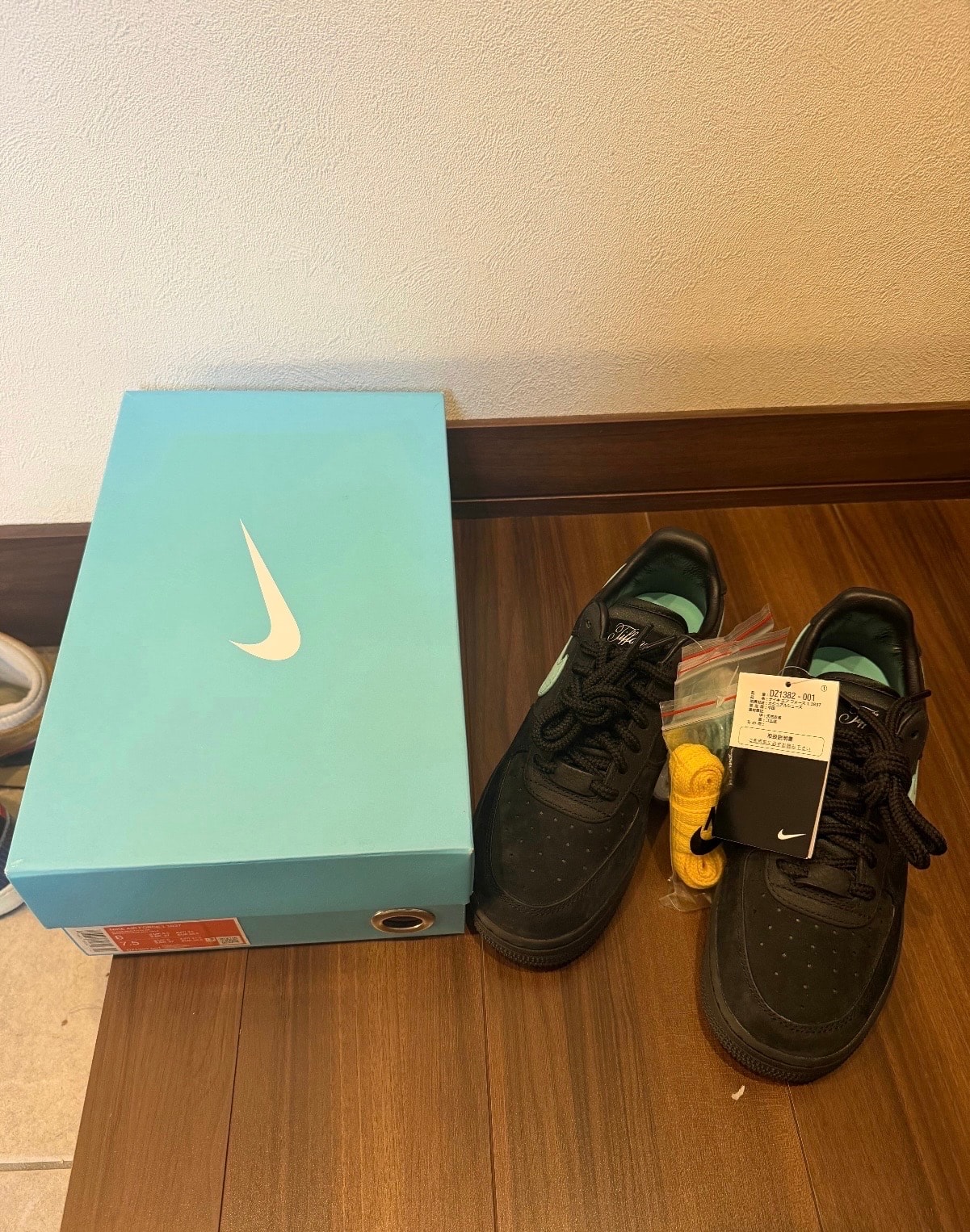 ティファニー × ナイキ エアフォース1 ロー "1837"