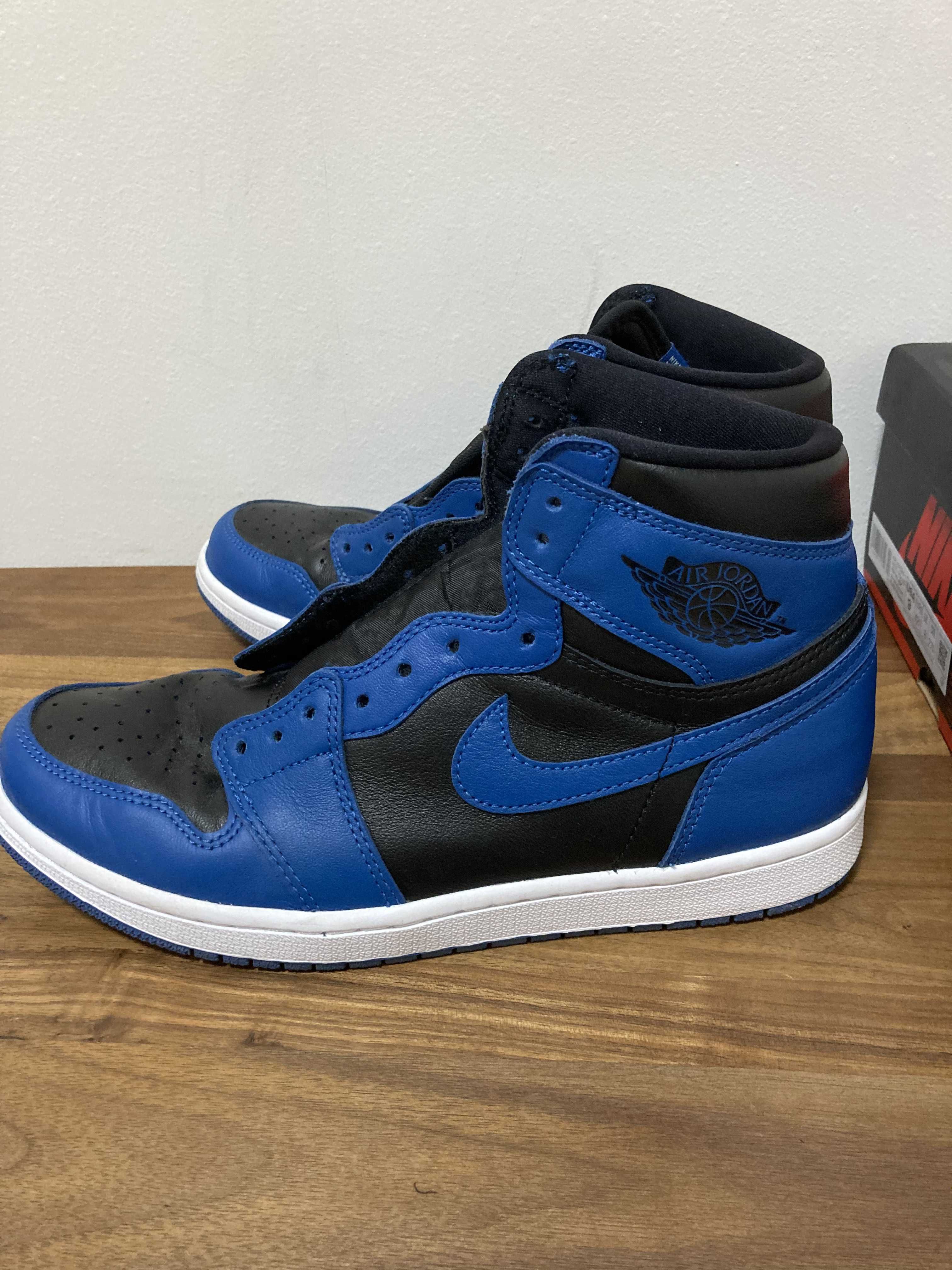 Nike Air Jordan 1 Retro High OG "Dark Marina Blue"