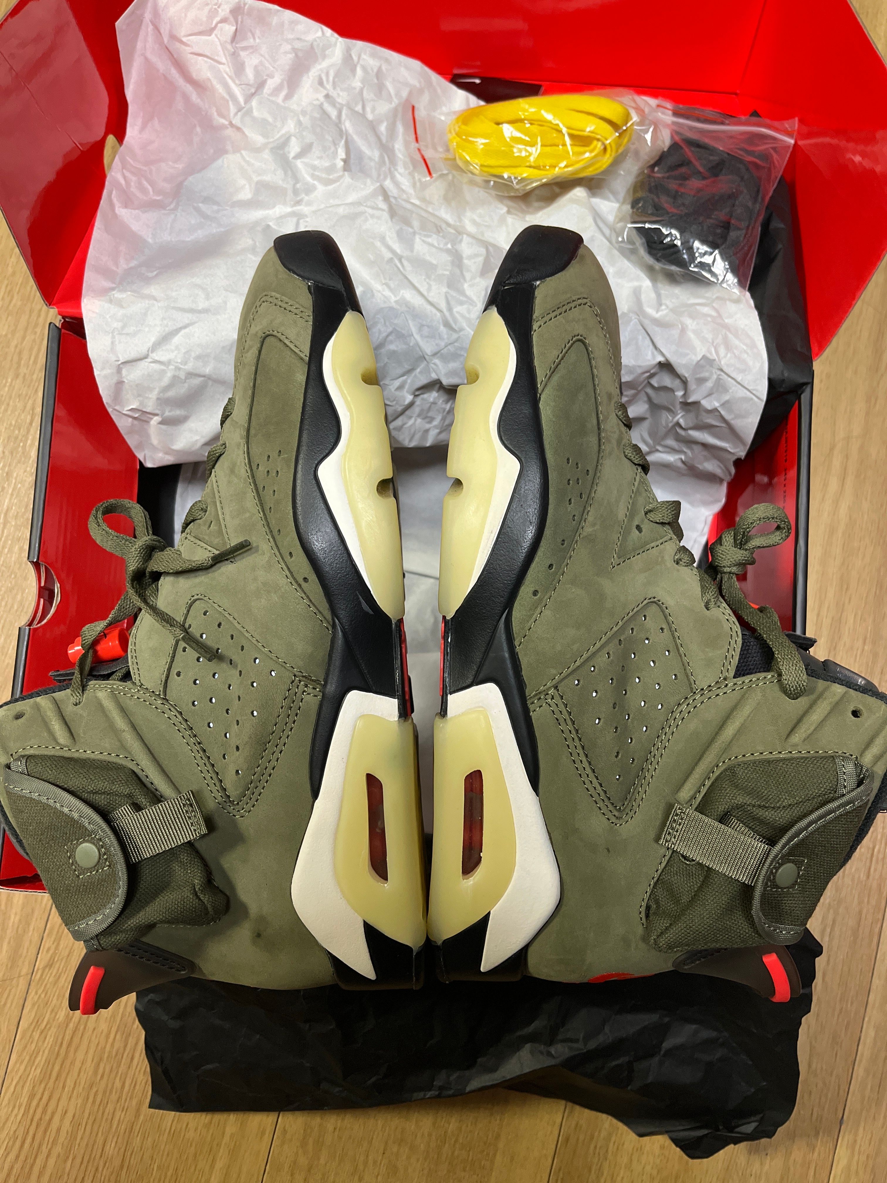 Travis Scott × Nike Air Jordan 6 Retro "Medium Olive"
