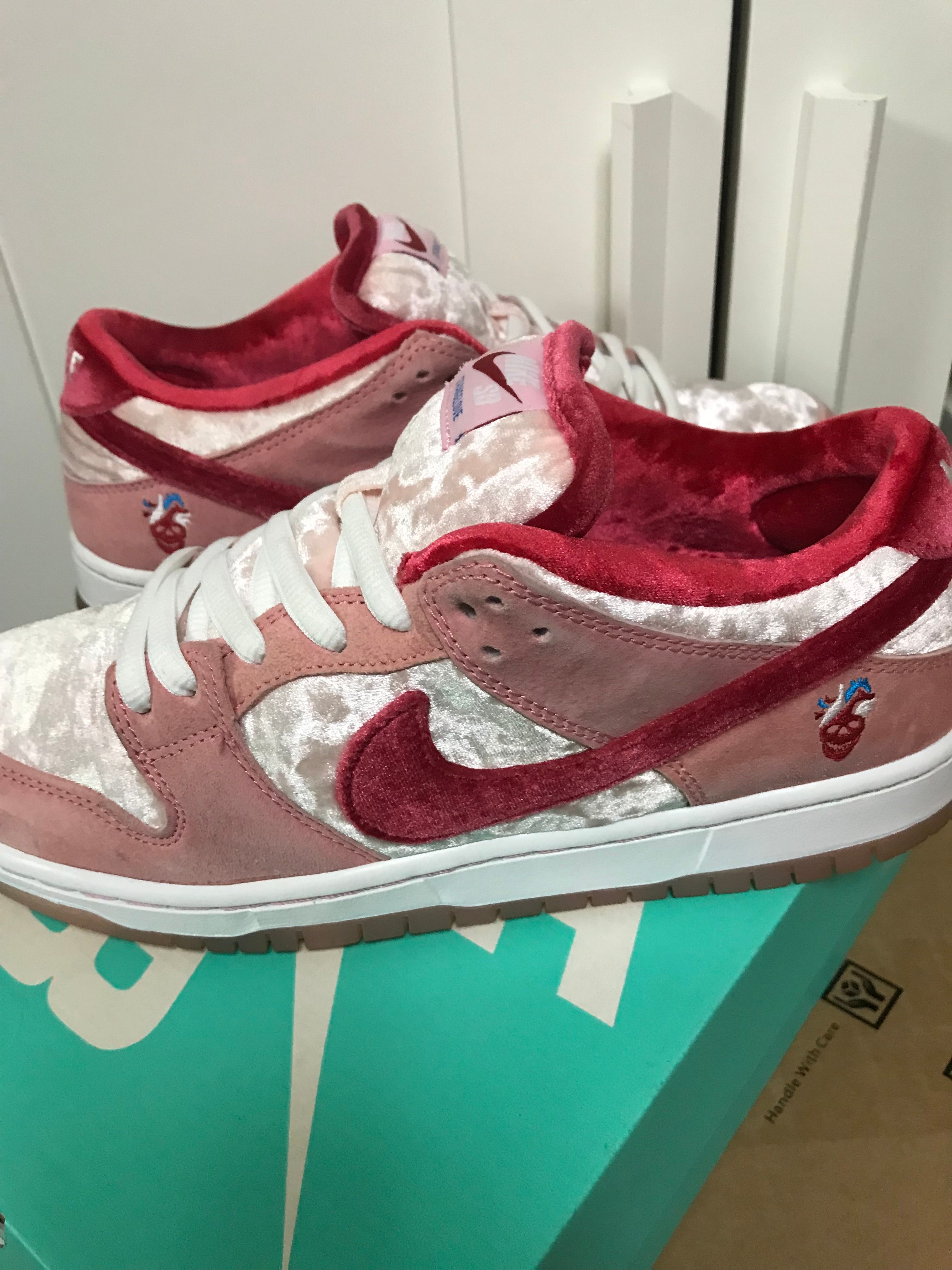 Strangelove × Nike SB Dunk Low "Valentine’s Day"