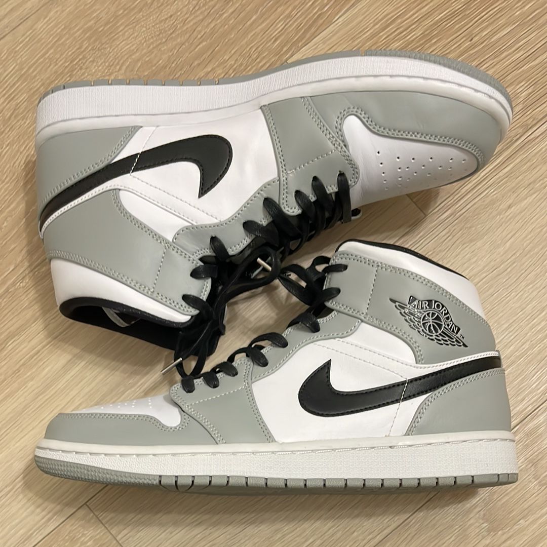 Nike Air Jordan 1 Mid "Light Smoke Grey/White/Black"