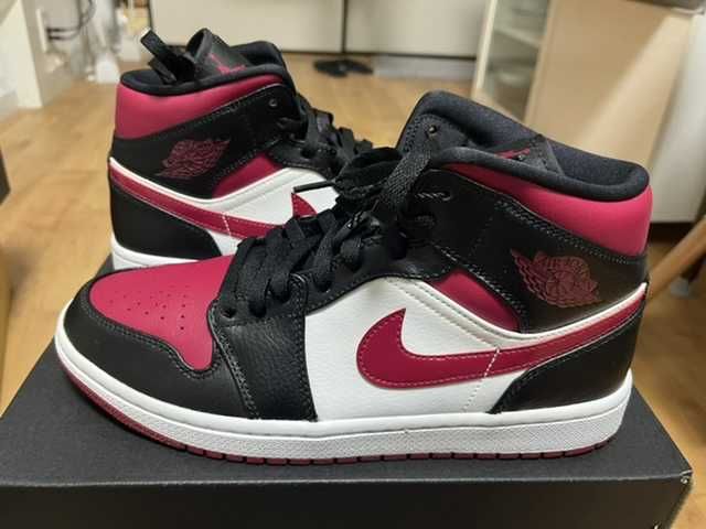 NIKE AIR JORDAN 1 MID "BLACK/RED/WHITE"