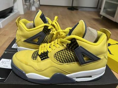 Nike Air Jordan 4 "Tour Yellow"
