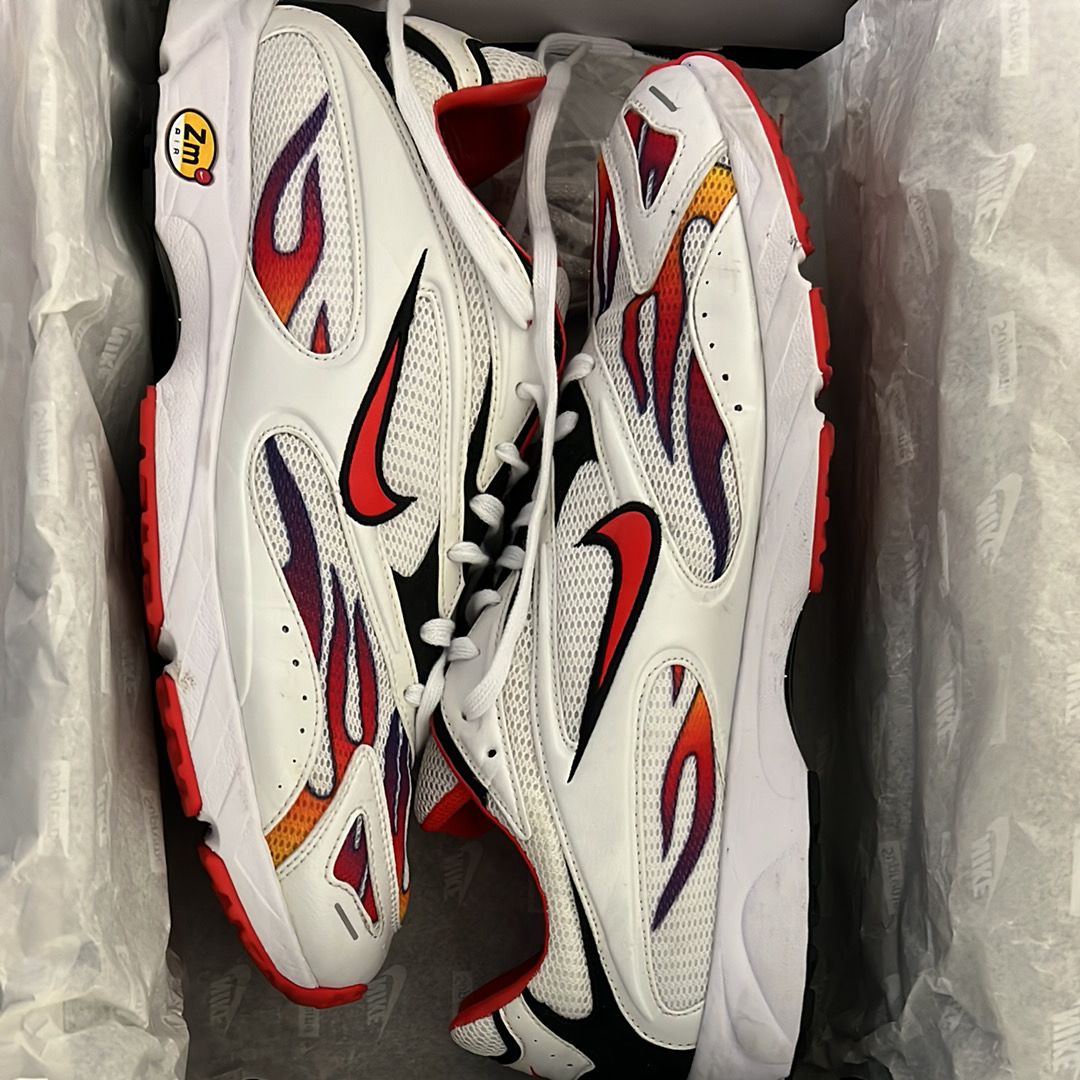 Supreme × Nike Air Zoom Streak Spectrum Plus 
