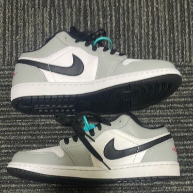 NIKE AIR JORDAN 1 LOW "LIGHT SMOKE GREY"