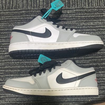 NIKE AIR JORDAN 1 LOW "LIGHT SMOKE GREY"