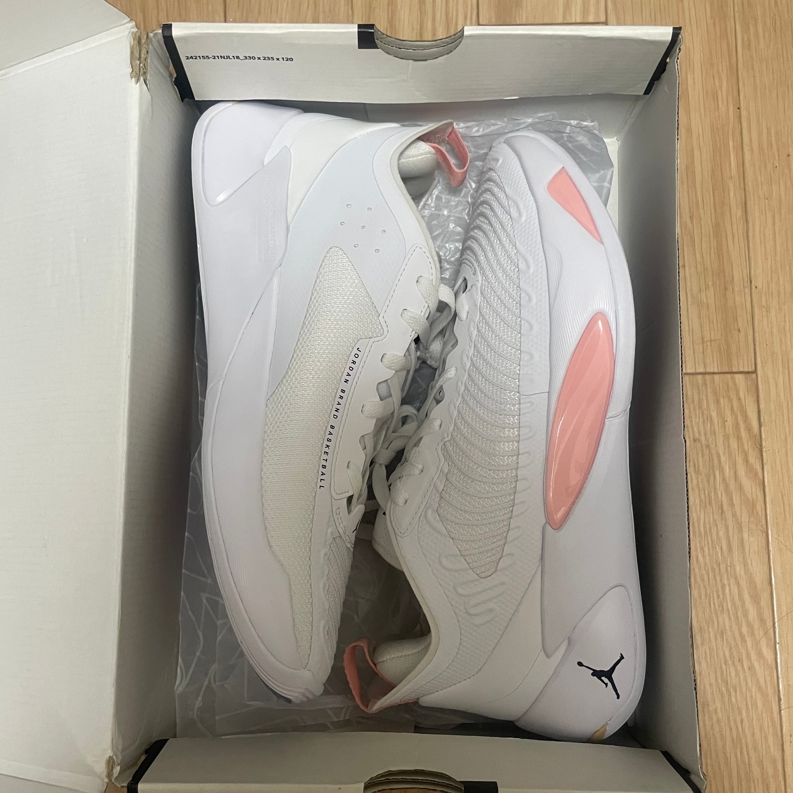 ナイキ ジョーダン ルカ1 "ホワイト/ブリーチド コーラル/セサミ/ブラック"