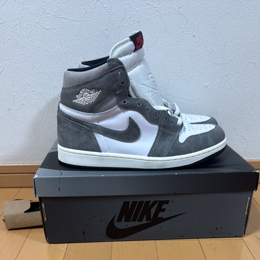 Nike Air Jordan 1 Retro High OG "Black and Smoke Grey"