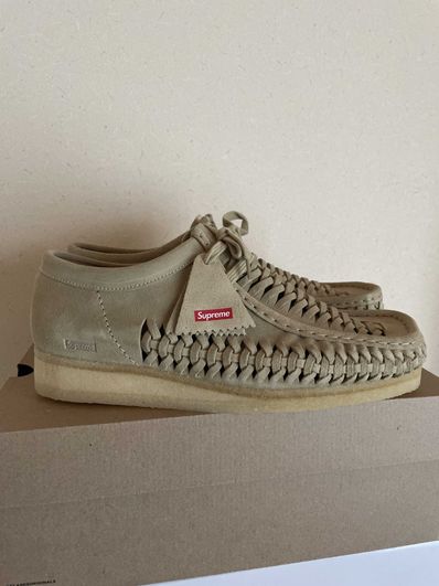 CLARKS × SUPREME WALLABEE "BEIGE"