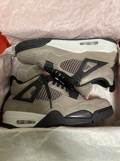 Nike Air Jordan 4 "Taupe Haze"