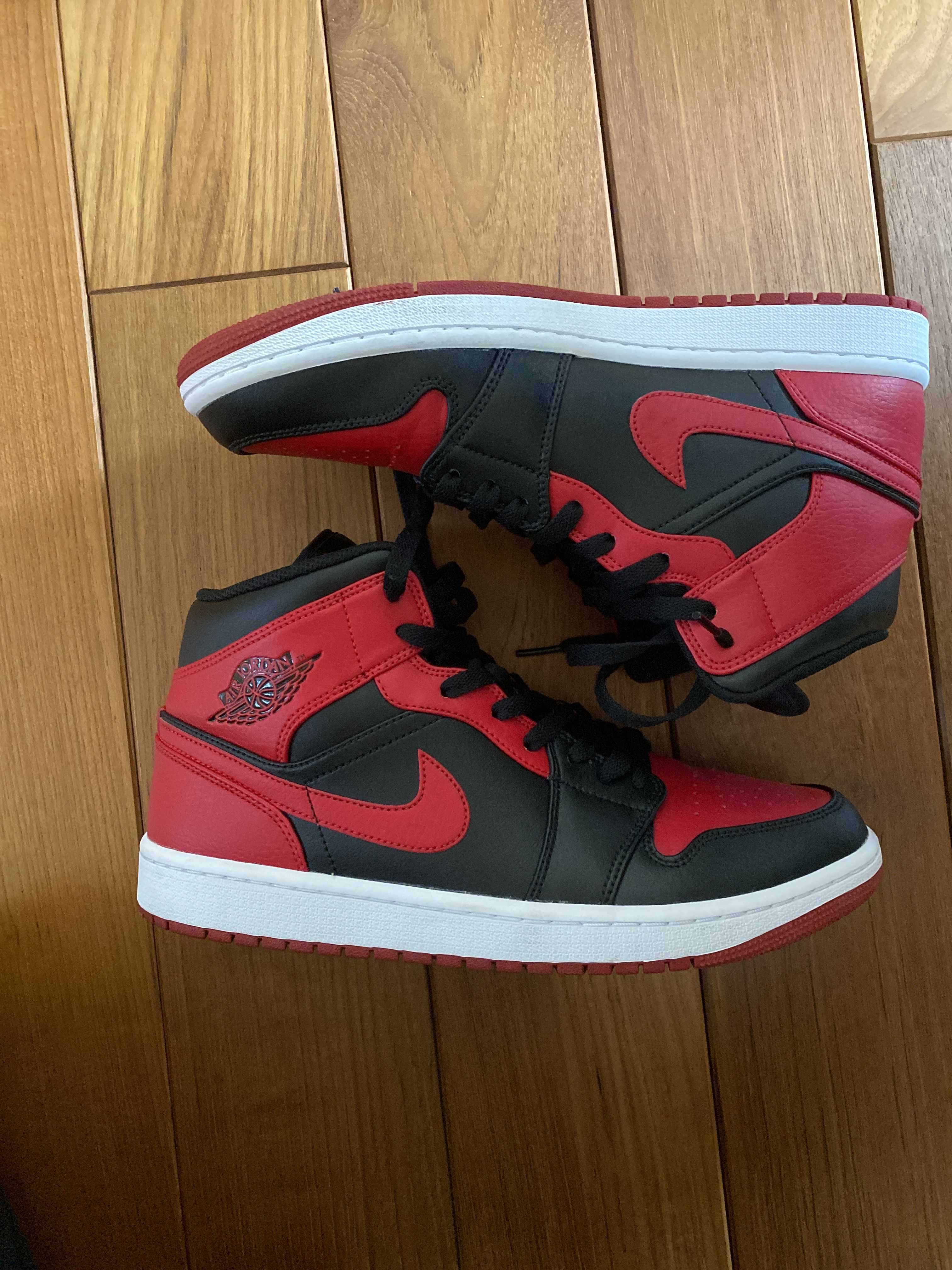 Nike Air Jordan 1 Mid "Bred"