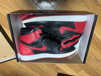 Nike Air Jordan 1 Retro High OG "Bred/Banned" (2016)