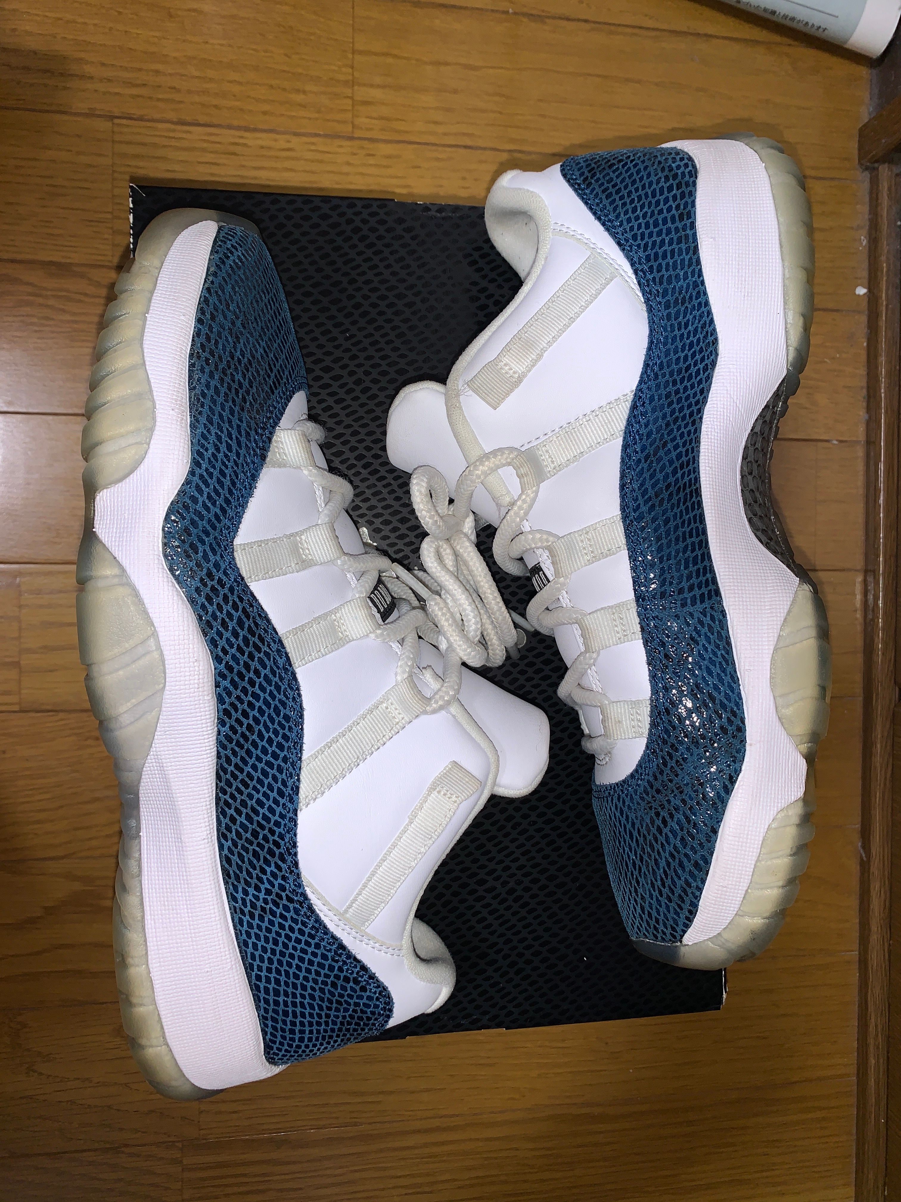 AIR JORDAN 11 LOW "SNAKESKIN"
