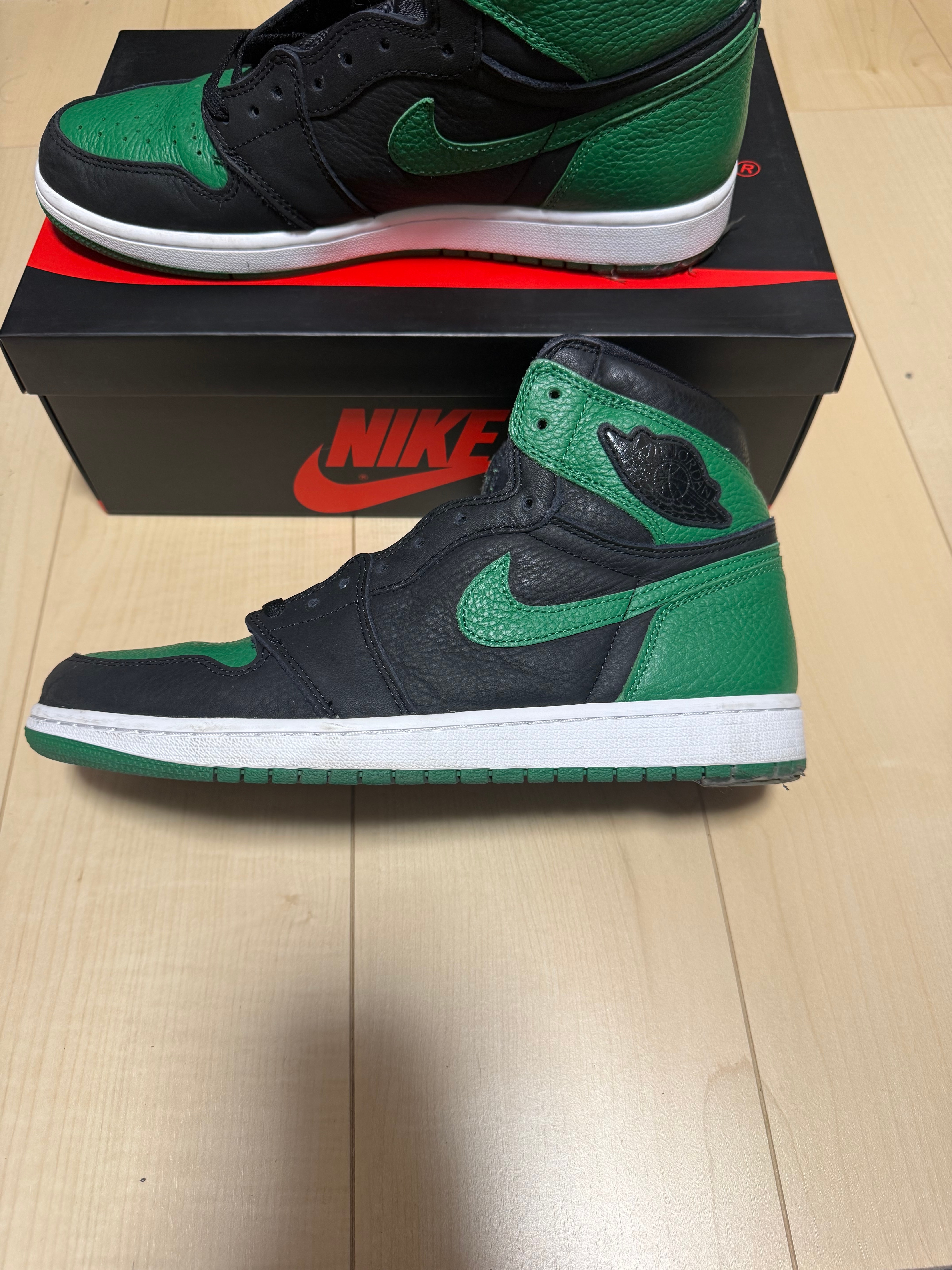 Nike Air Jordan 1 Retro High OG "Black/Pine Green" (2020)