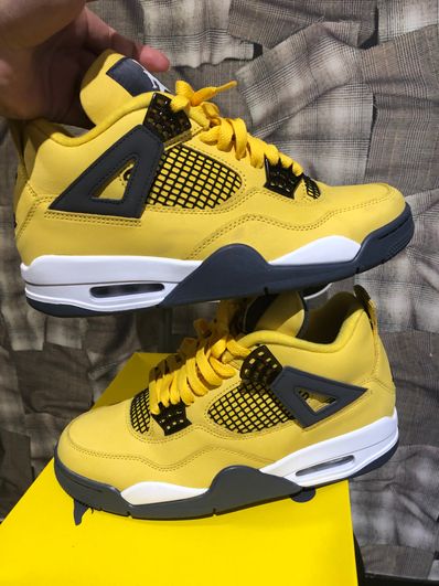 Nike Air Jordan 4 "Tour Yellow"
