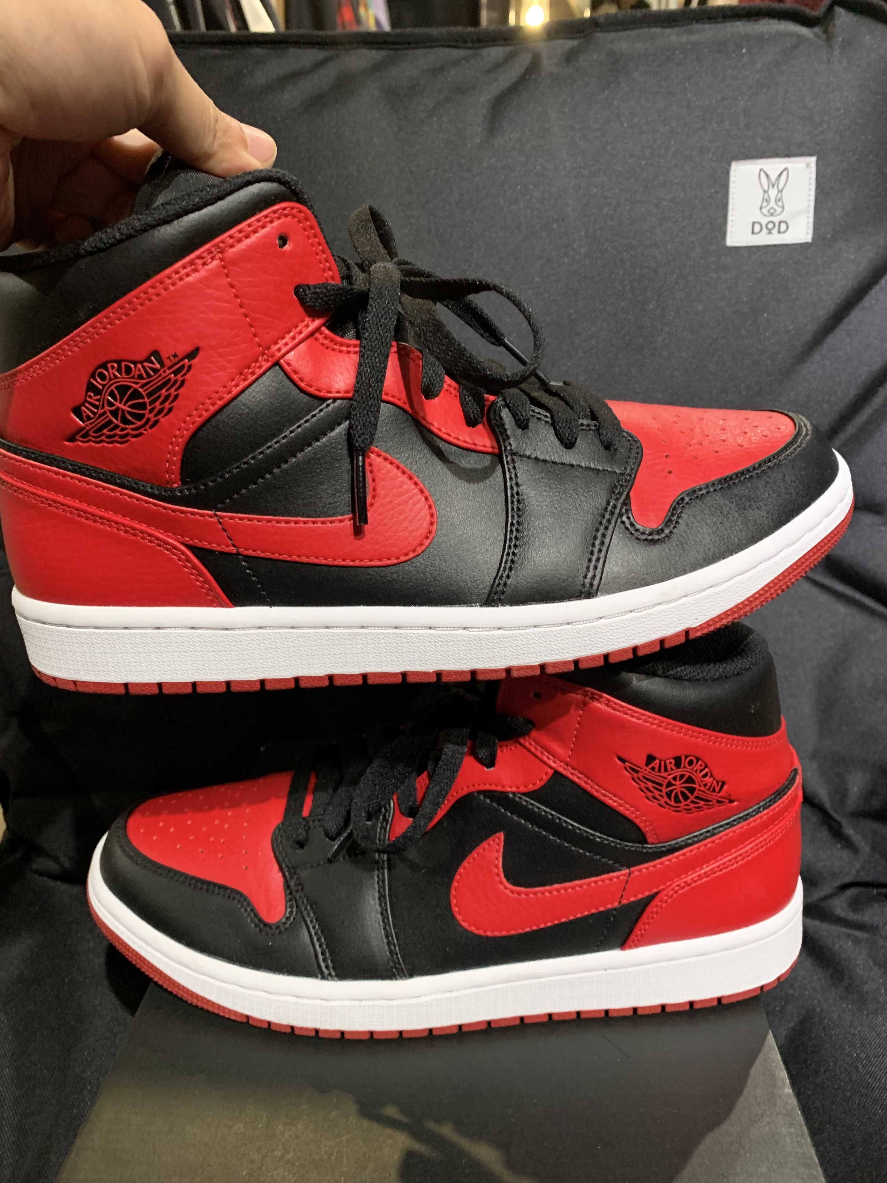 Nike Air Jordan 1 Mid "Bred"