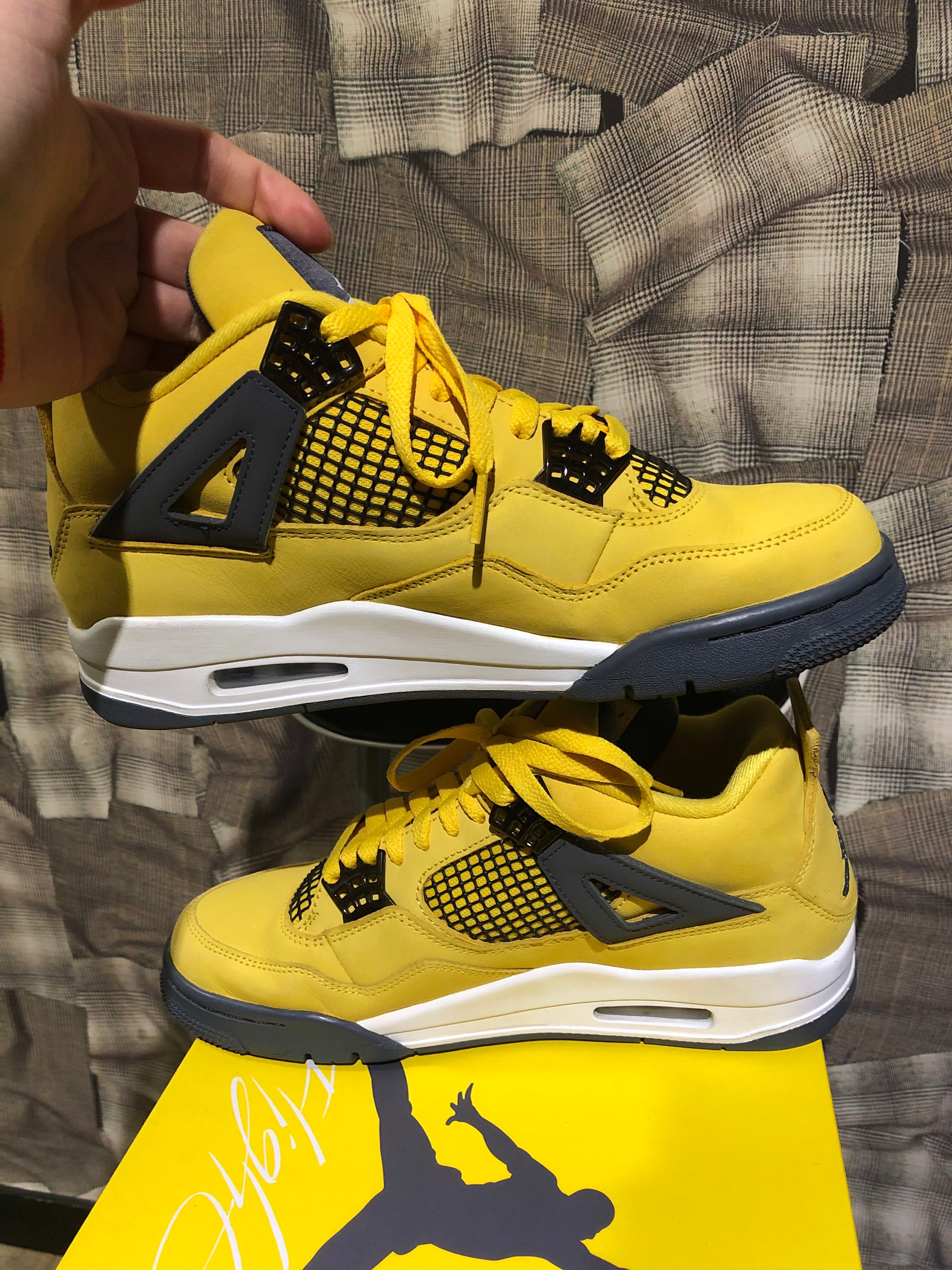 Nike Air Jordan 4 "Tour Yellow"