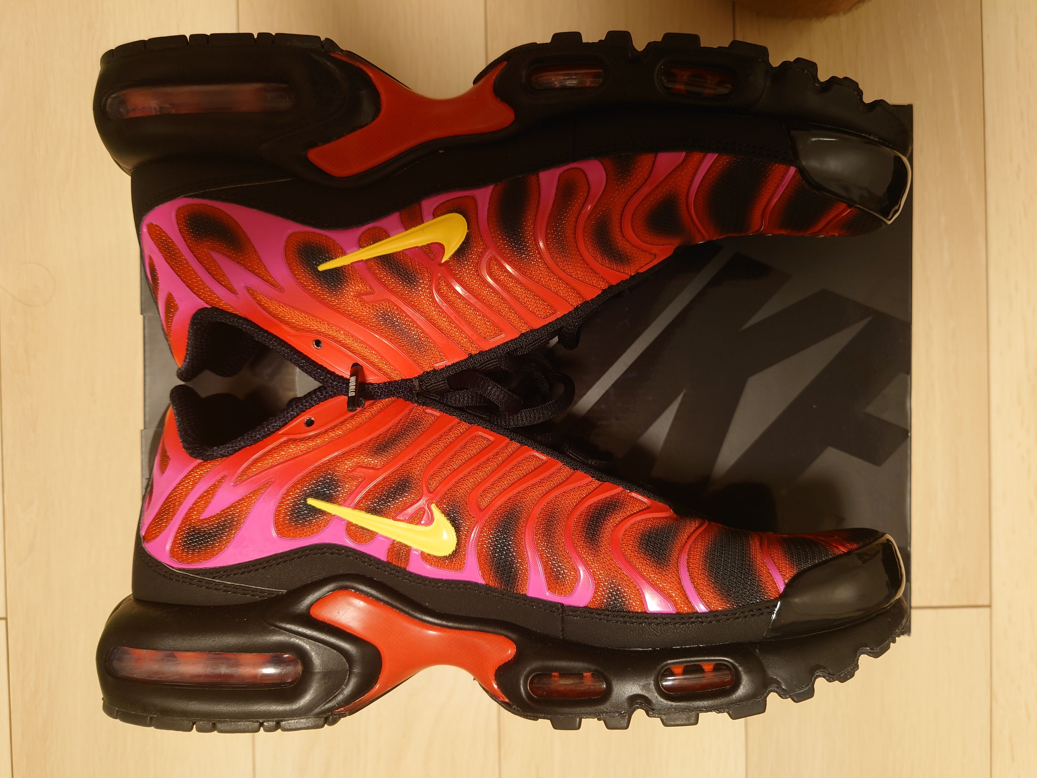 Supreme × Nike Air Max Plus "Hyper Grape"