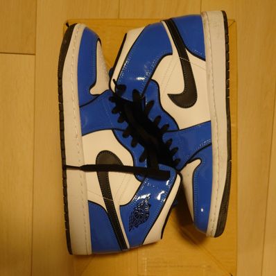 Nike Air Jordan 1 Mid SE "Signal Blue"