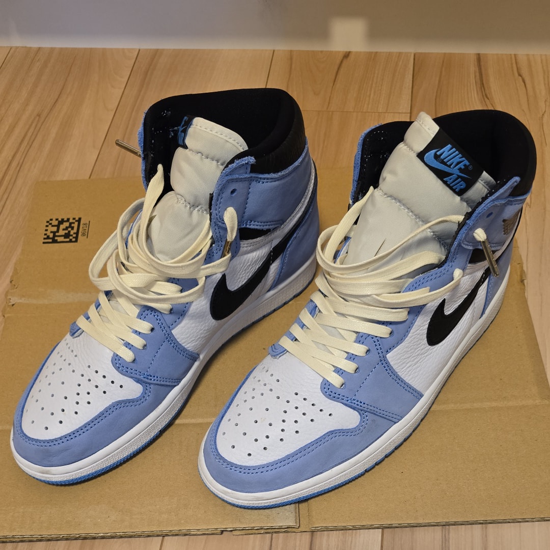Nike Air Jordan 1 High OG "University Blue"