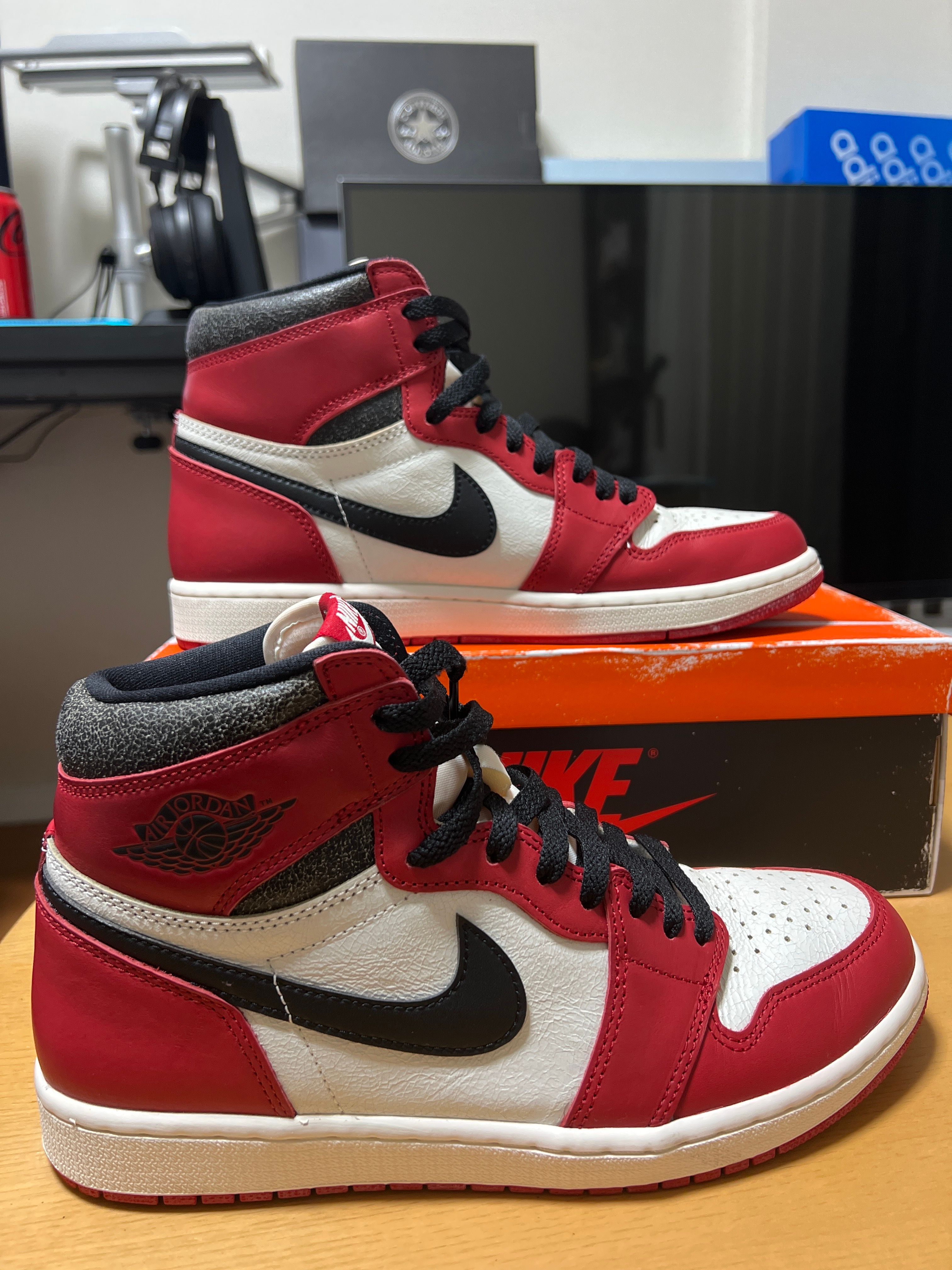 Nike Air Jordan 1 High OG "Lost & Found/Chicago"
