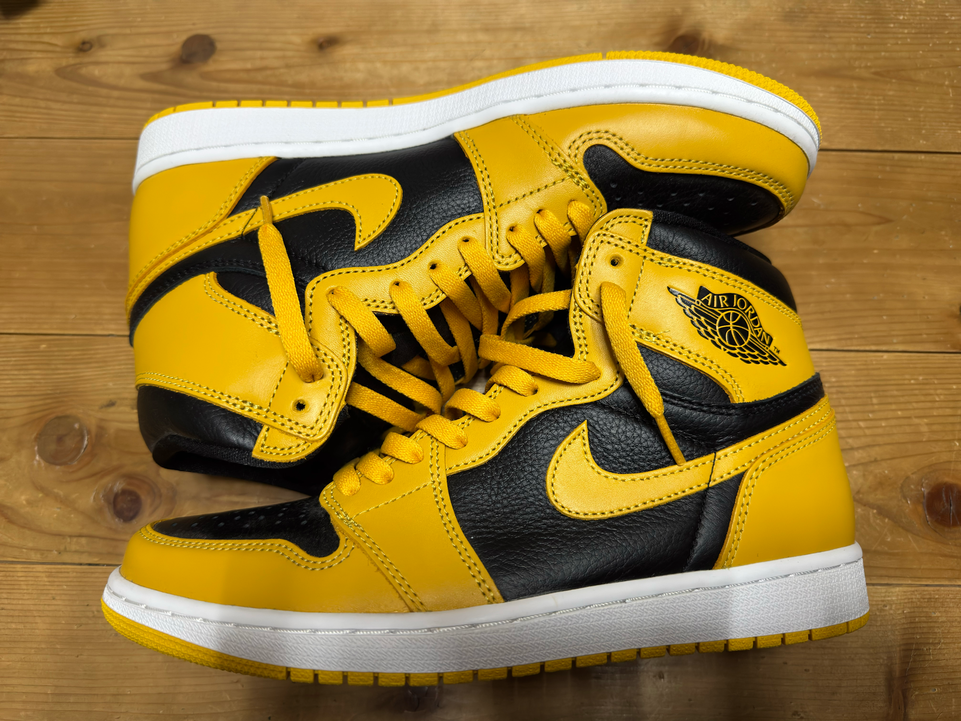 Nike Air Jordan 1 High OG "Pollen"