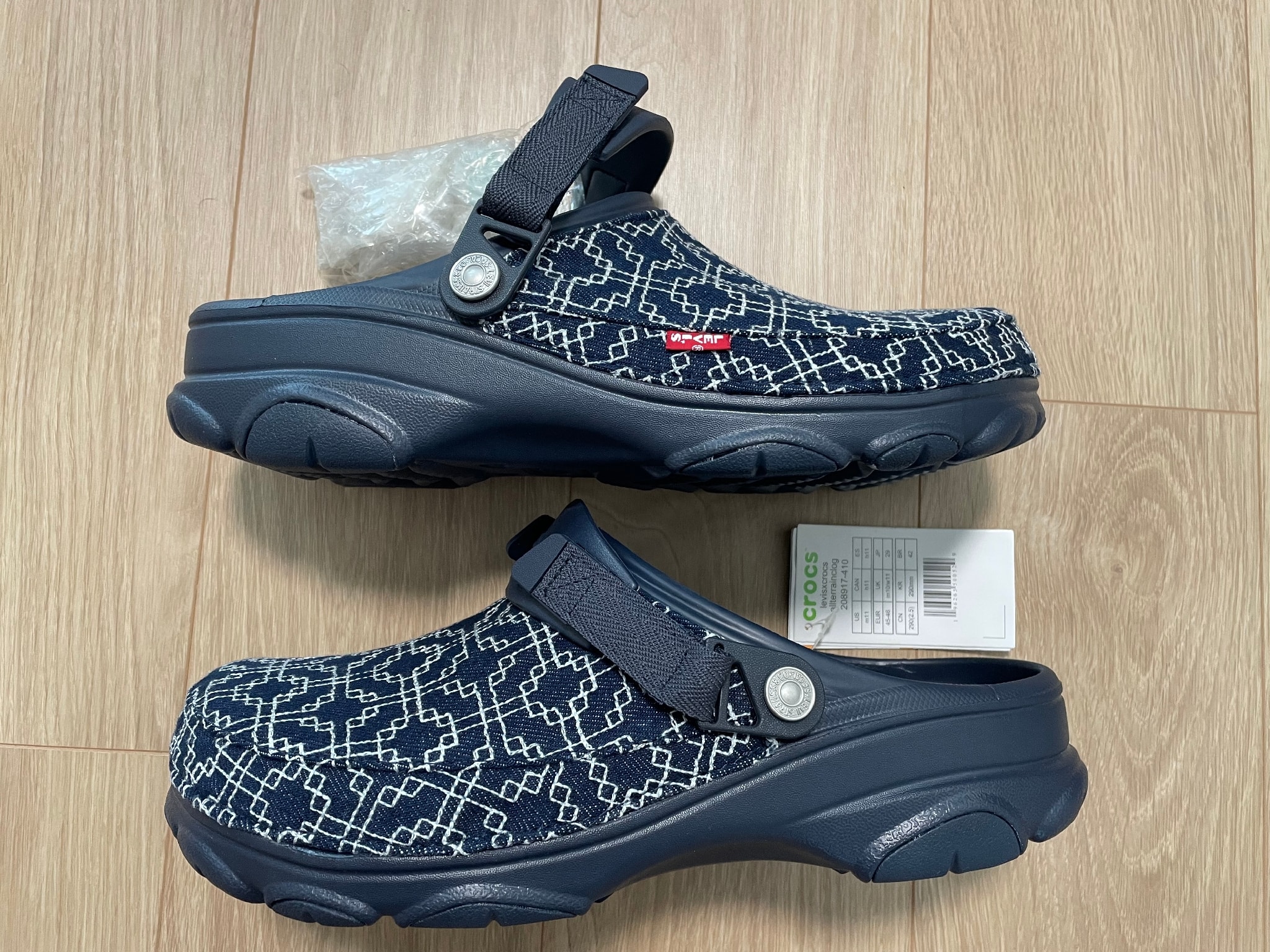 Levi’s®︎ × Crocs All-Terrain Clog "Navy"