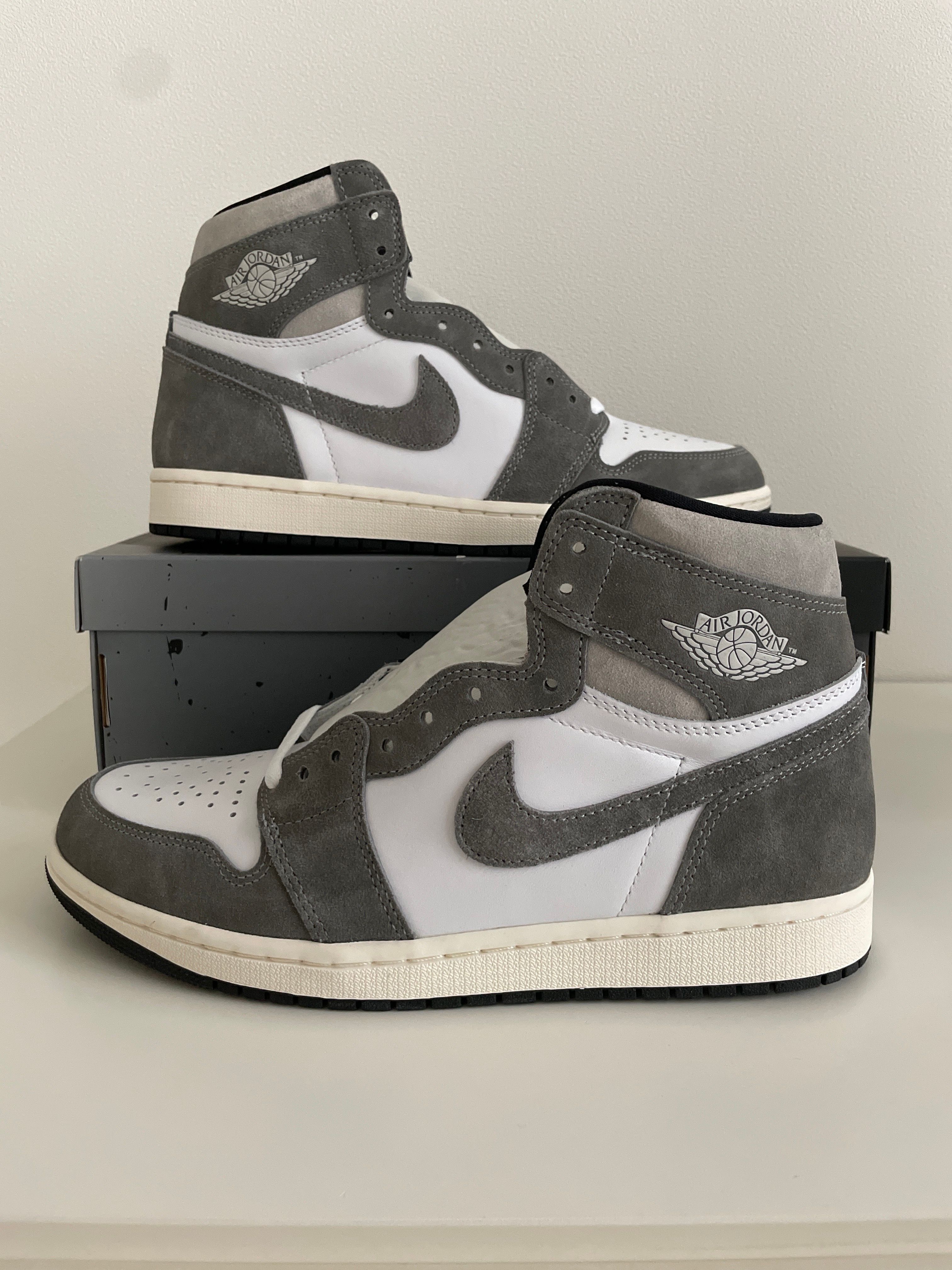 Nike Air Jordan 1 Retro High OG "Black and Smoke Grey"