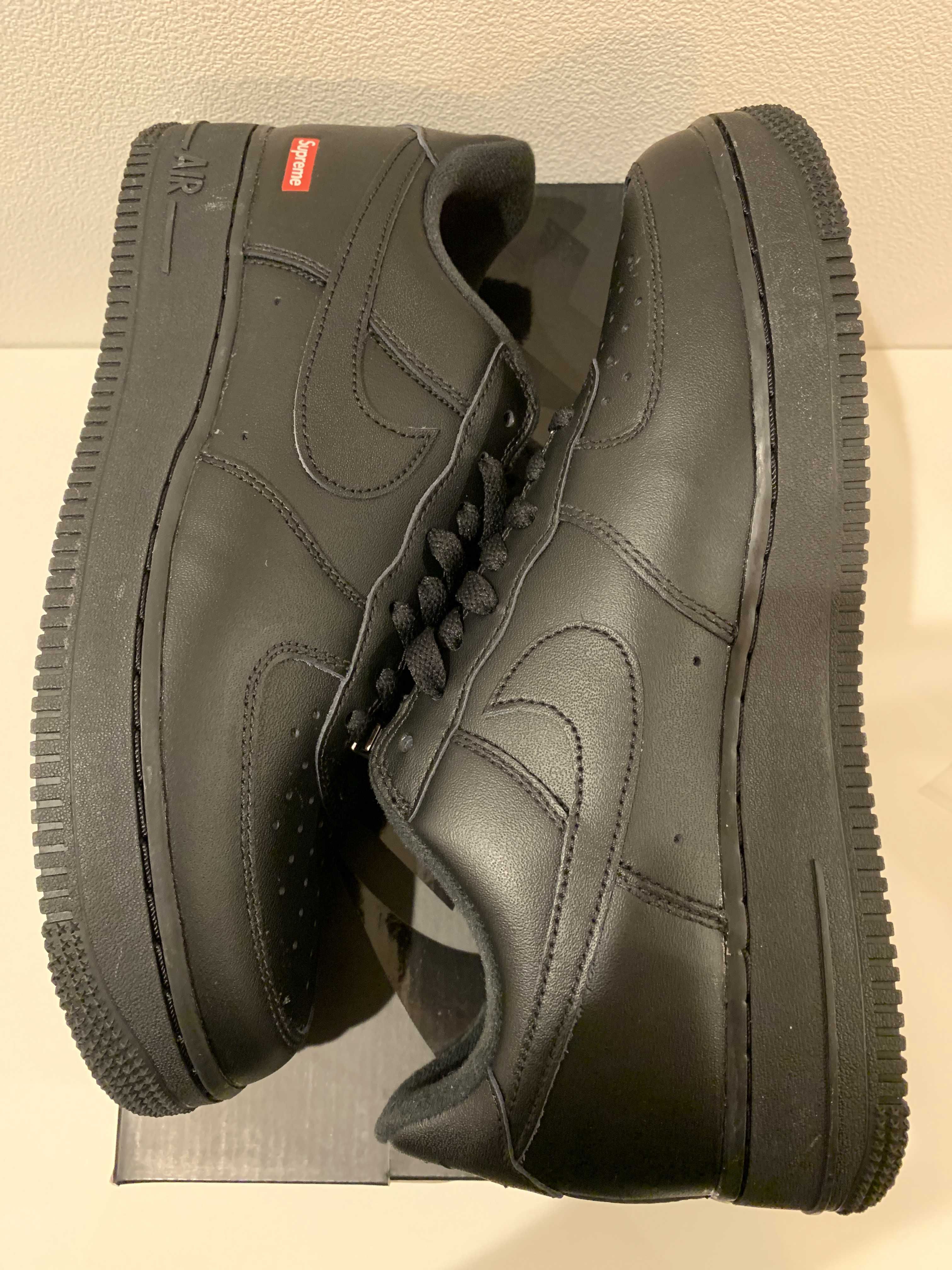 Supreme × Nike Air Force 1 Low "Black"