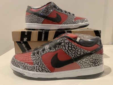 Supreme × Nike SB Dunk Low "Red Cement"(2012)